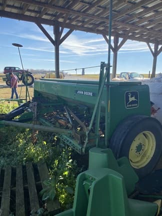 Image of John Deere 450 equipment image 1