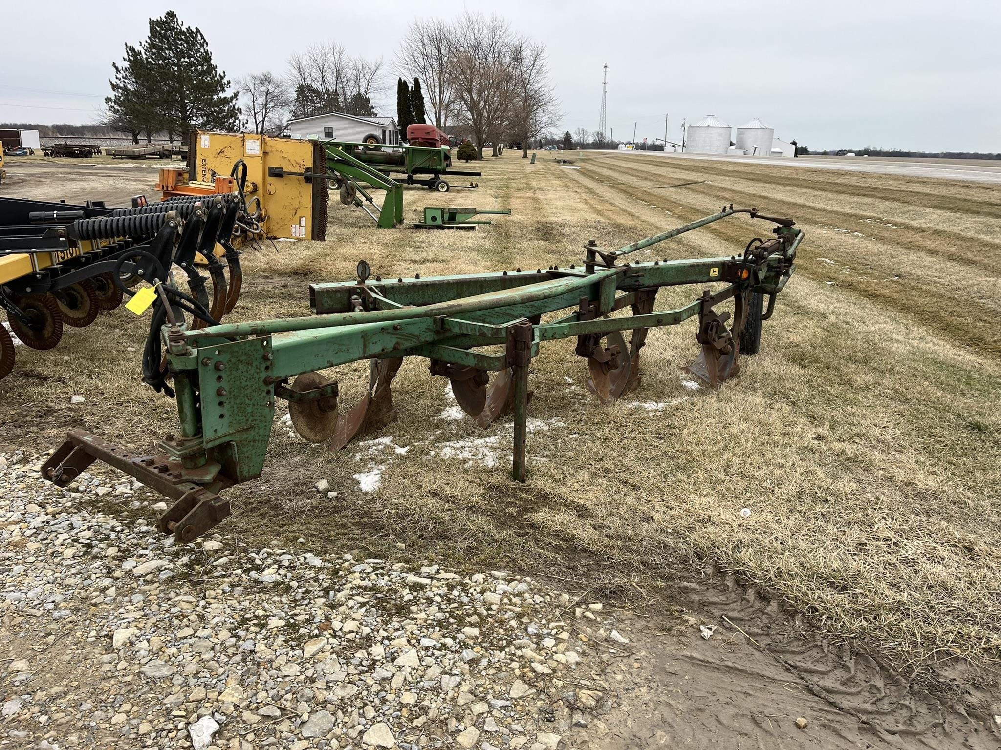 John Deere 450 Equipment Image0