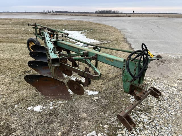 Image of John Deere 450 equipment image 2