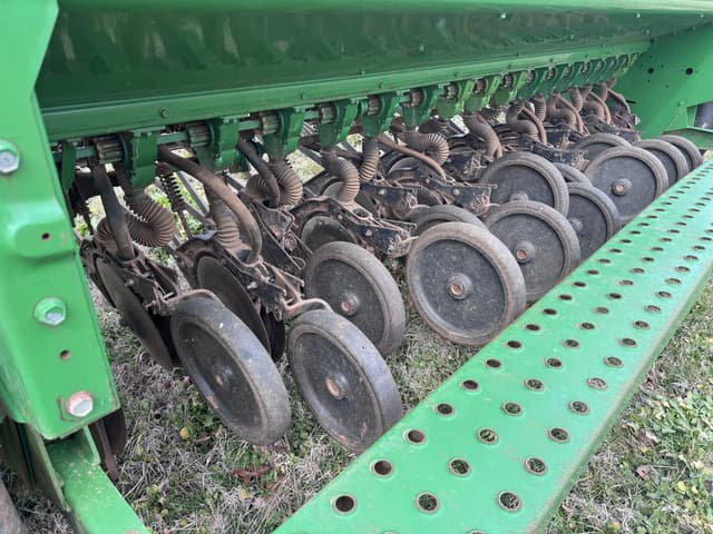 Image of John Deere 450 equipment image 2