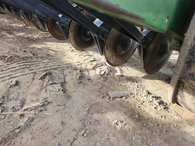 Image of John Deere 450 equipment image 2