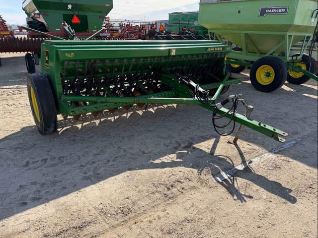 Image of John Deere 450 equipment image 2