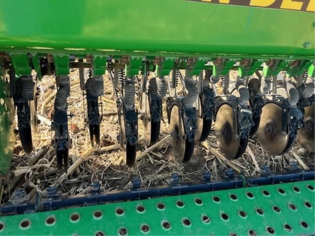 Image of John Deere 450 equipment image 3