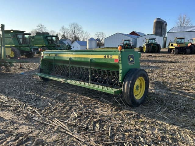 Image of John Deere 450 equipment image 3