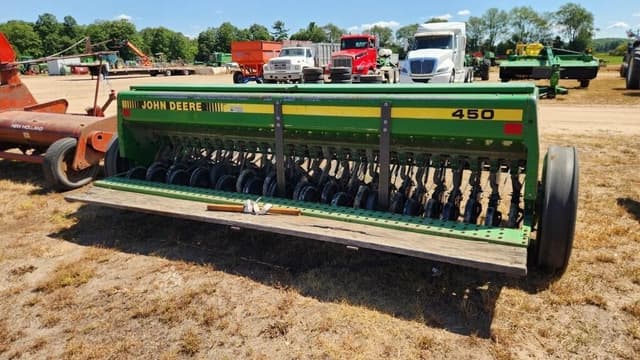 Image of John Deere 450 equipment image 1