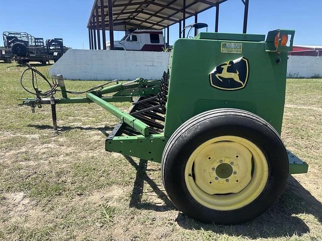 Image of John Deere 450 equipment image 1