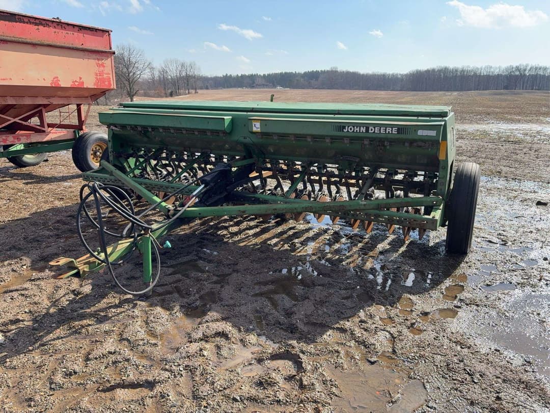 Image of John Deere 450 Image 0