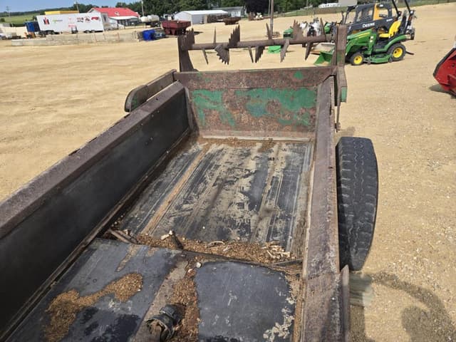 Image of John Deere 450 equipment image 3