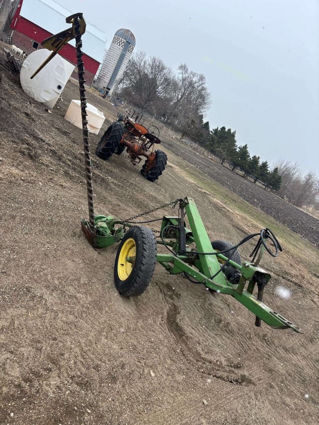 Image of John Deere 450 equipment image 1