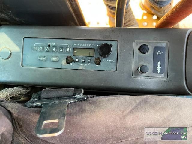 Thumbnail image John Deere 450C LC 15