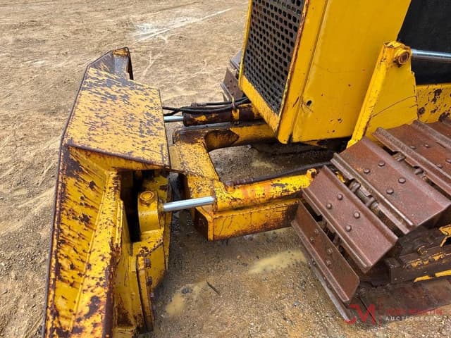 Image of John Deere 450D equipment image 4