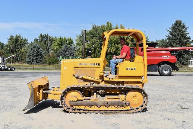 Image of John Deere 450E equipment image 1