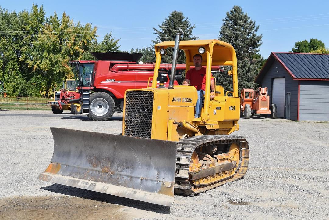 Image of John Deere 450E Primary image