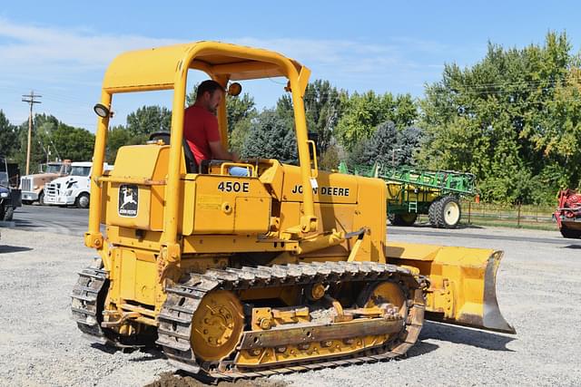 Image of John Deere 450E equipment image 4