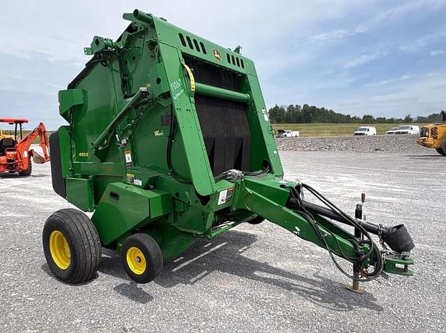 Image of John Deere 450E equipment image 1