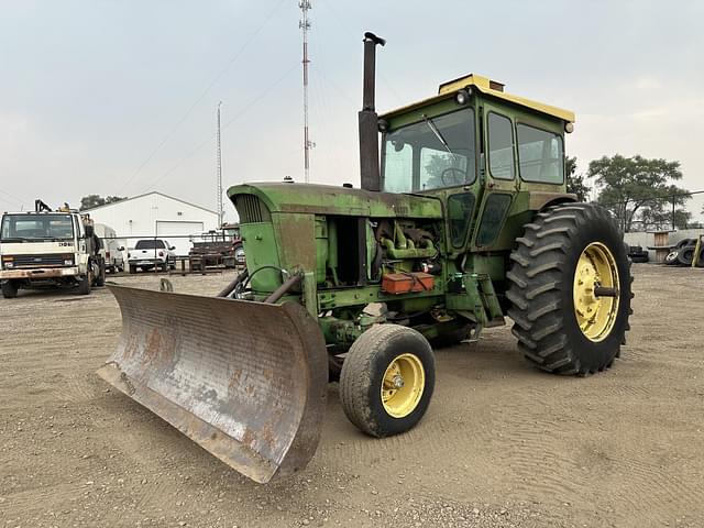 Image of John Deere 4520 equipment image 1