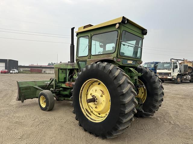 Image of John Deere 4520 equipment image 4