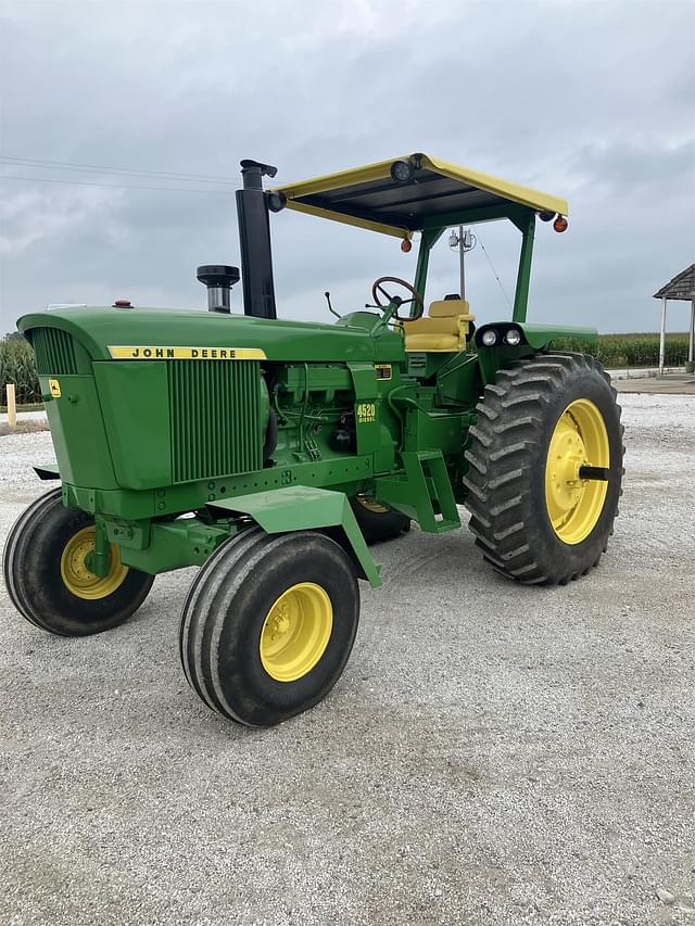 Image of John Deere 4520 equipment image 1