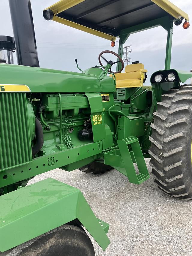 Image of John Deere 4520 equipment image 2