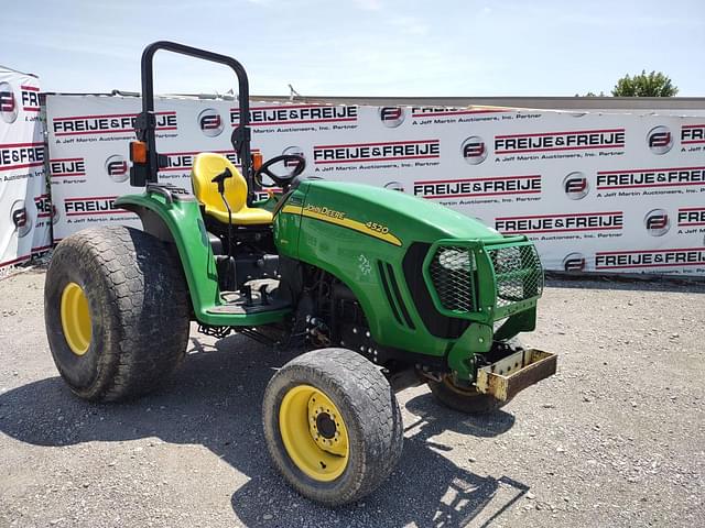 Image of John Deere 4520 equipment image 2
