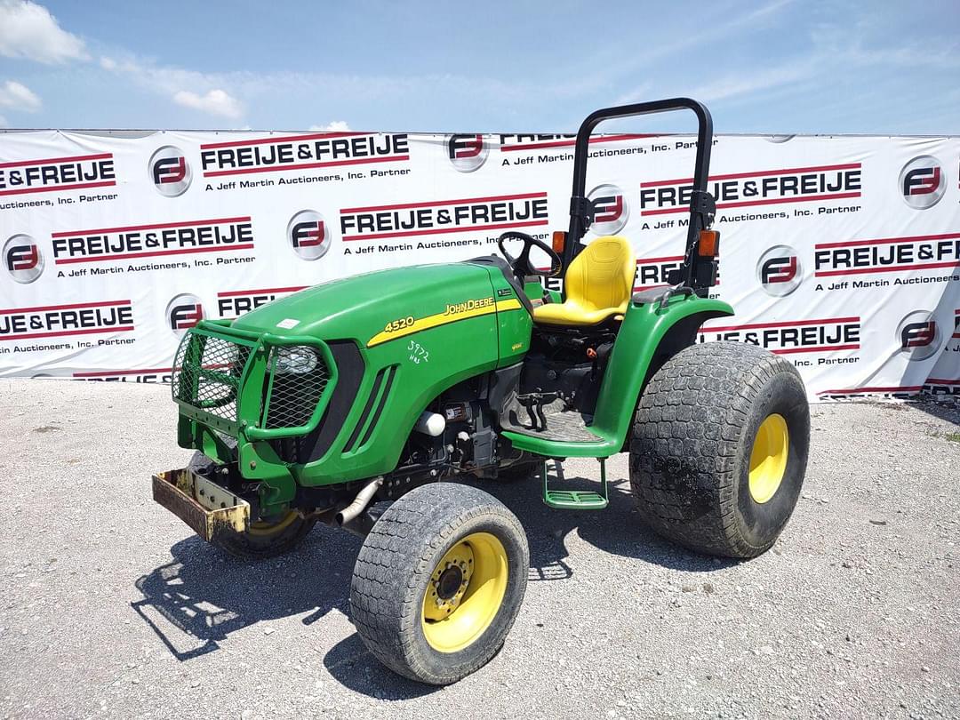 Image of John Deere 4520 Primary image
