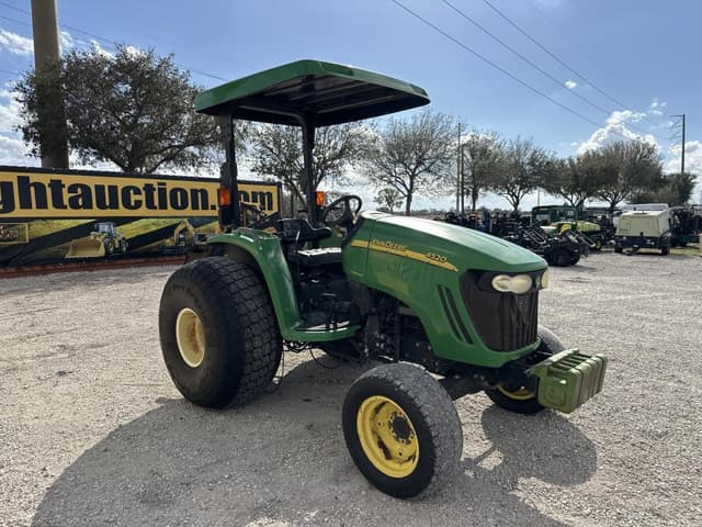 Image of John Deere 4520 equipment image 4