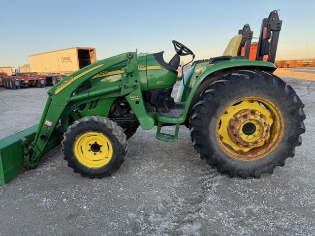 Image of John Deere 4520 equipment image 1