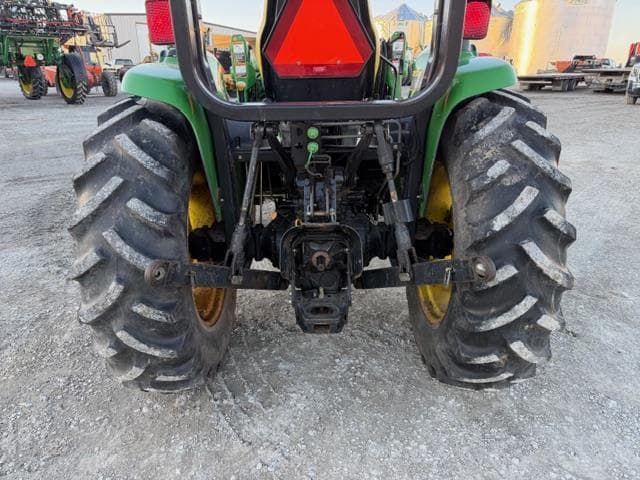 Image of John Deere 4520 equipment image 2