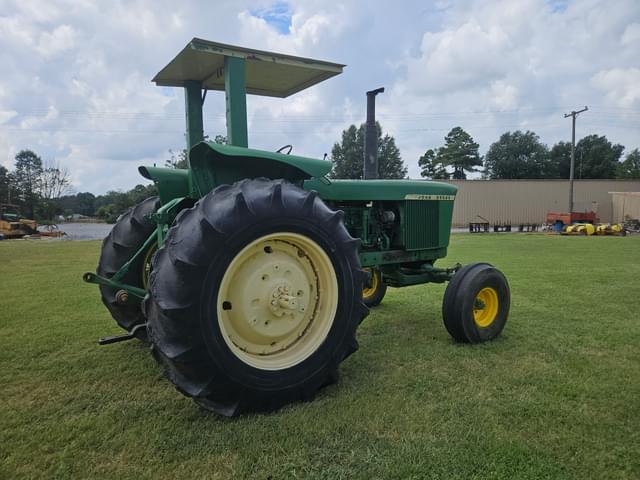Image of John Deere 4520 equipment image 4