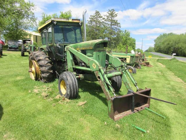 Image of John Deere 4520 equipment image 3