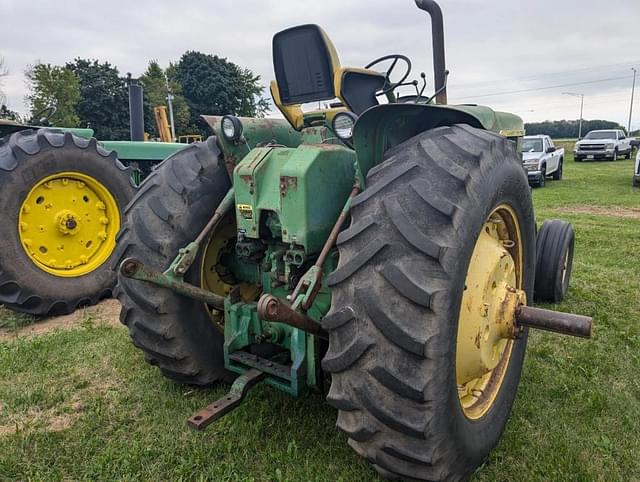 Image of John Deere 4520 equipment image 4