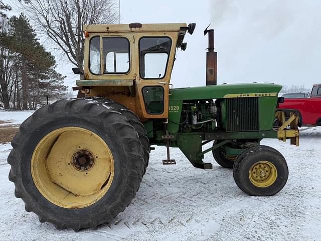 Image of John Deere 4520 equipment image 3