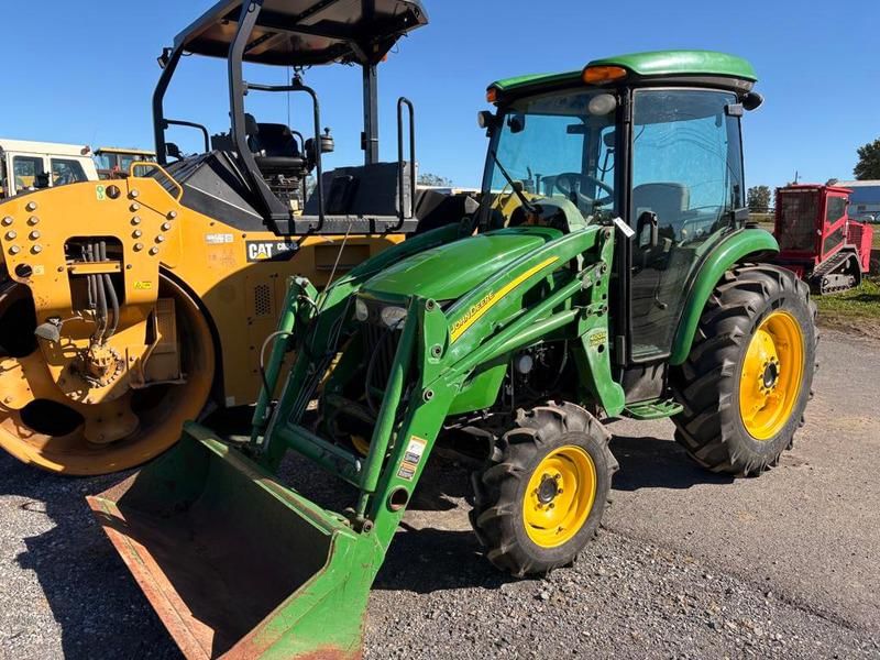 John Deere 4520 Equipment Image0