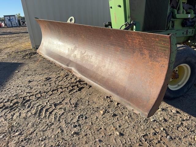 Image of John Deere 4520 equipment image 1