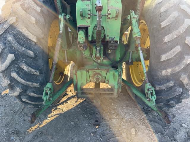 Image of John Deere 4520 equipment image 3