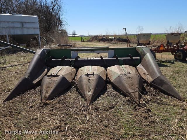 Image of John Deere 454 equipment image 1