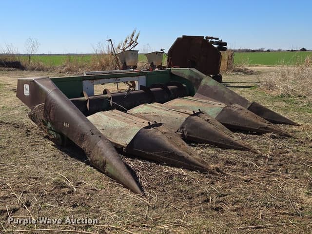 Image of John Deere 454 equipment image 2
