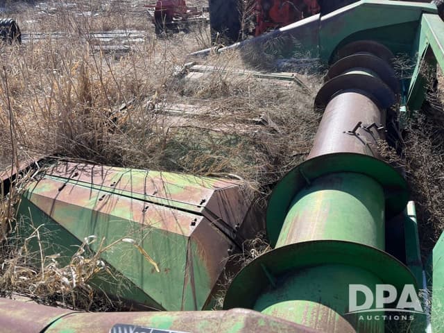 Image of John Deere 454 equipment image 2