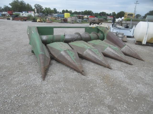 Image of John Deere 454A equipment image 2