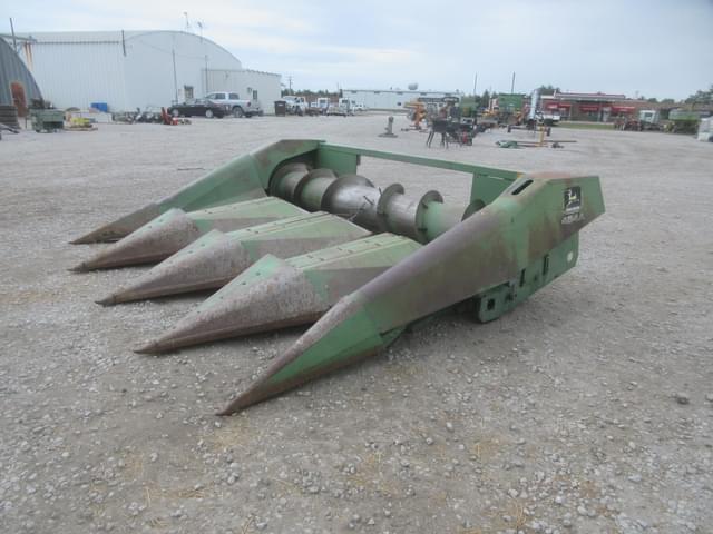 Image of John Deere 454A equipment image 4