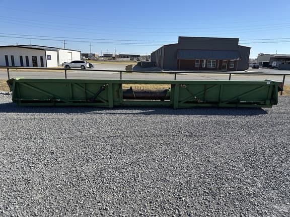 Image of John Deere 454A equipment image 3