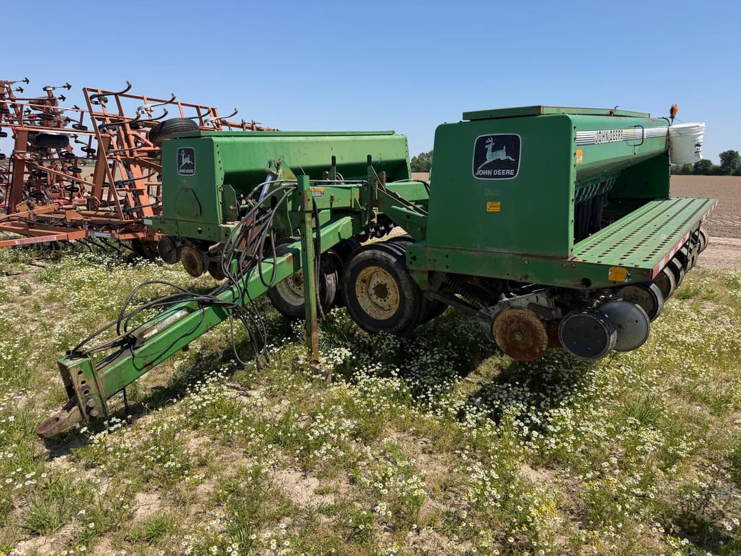 Image of John Deere 455 Primary image