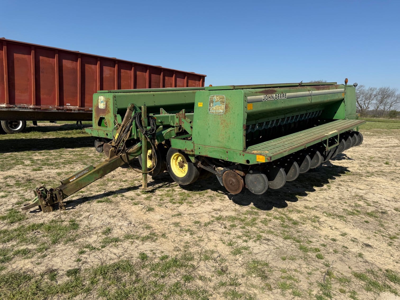 John Deere 455 Equipment Image0