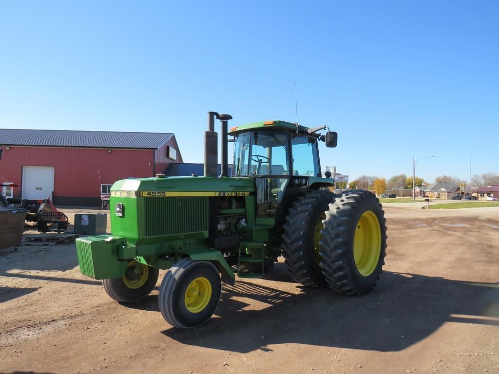 Image of John Deere 4555 Primary image