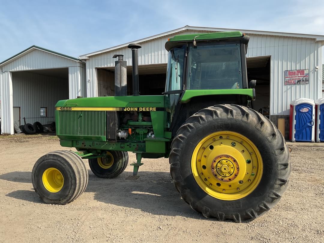 Image of John Deere 4555 Primary image