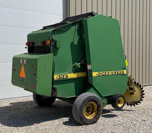 Image of John Deere 456 equipment image 4