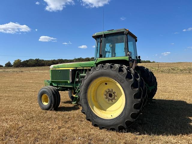 Image of John Deere 4560 equipment image 2