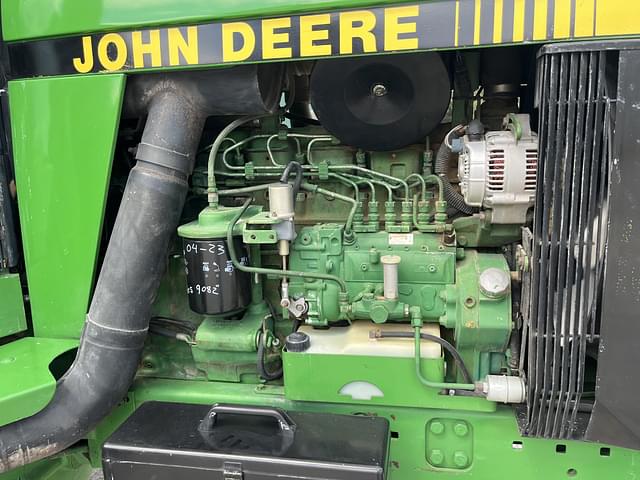 Image of John Deere 4560 equipment image 2