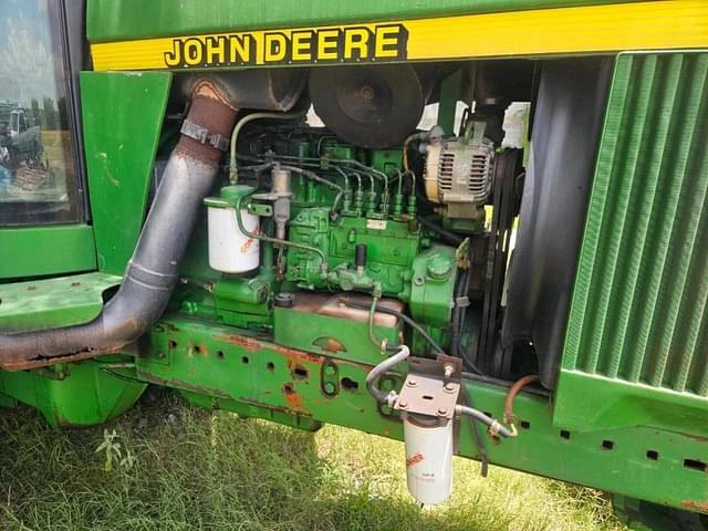 Image of John Deere 4560 equipment image 4