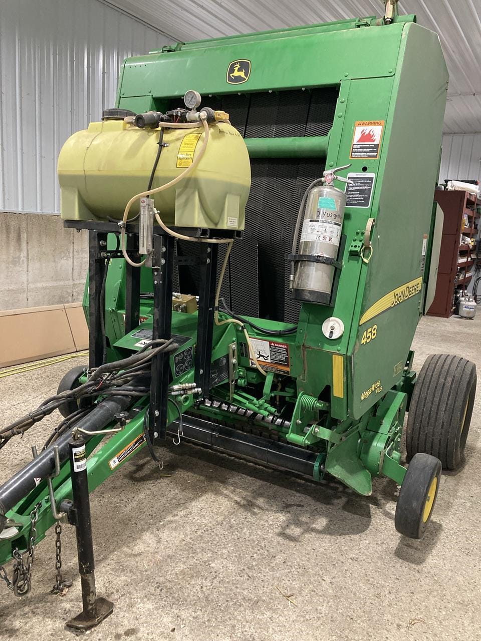 John Deere 458 MegaWide Plus Equipment Image0